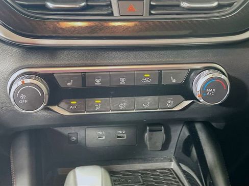 Used 2024 Nissan Altima 2.5 SR w/ SR Premium Package FWD image 17