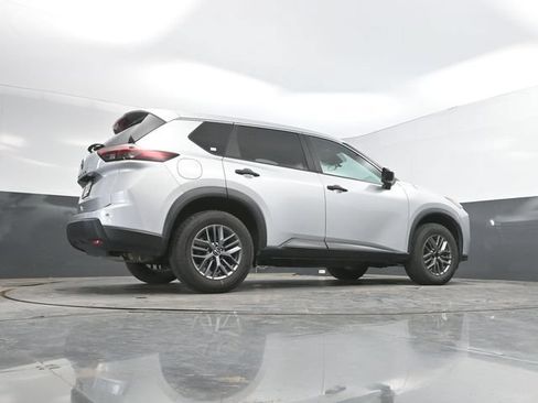 Used 2024 Nissan Rogue S FWD image 43