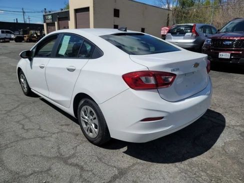 Used 2019 Chevrolet Cruze LS FWD image 7