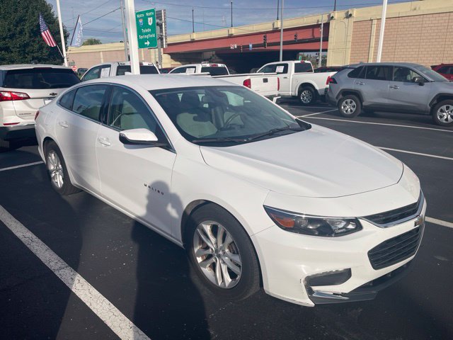 Used 2017 Chevrolet Malibu LT FWD image 1