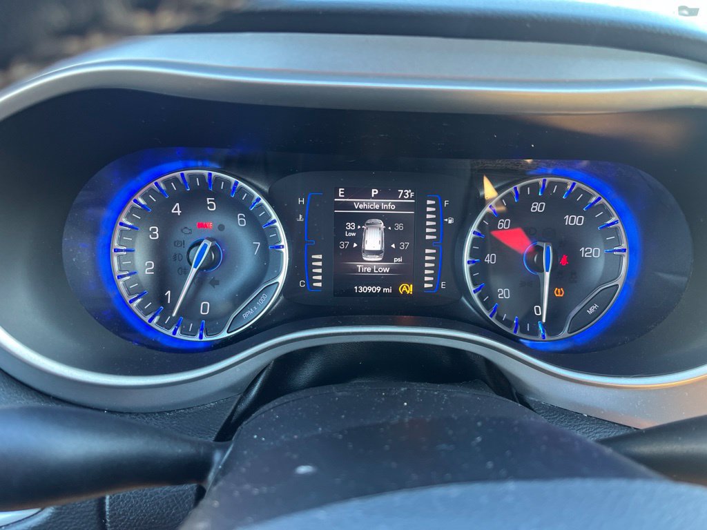 Used 2020 Chrysler Pacifica Touring w/ S Appearance Package FWD image 7