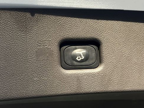 Used 2023 Lincoln Nautilus Reserve image 19