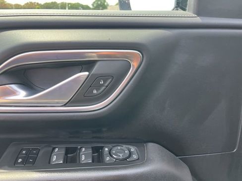 Used 2023 Chevrolet Tahoe Z71 w/ Z71 Off-Road Package AWD/4WD image 15