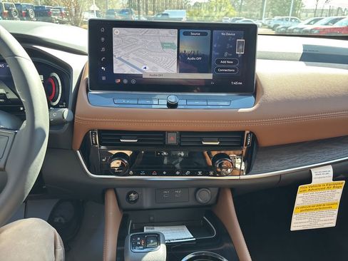 New 2026 Nissan Rogue Platinum w/ Platinum Premium Package image 11