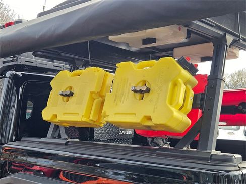 Certified 2023 Jeep Gladiator Rubicon w/ Cold Weather Group image 40