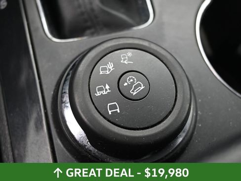 Used 2018 Ford Explorer XLT w/ Equipment Group 202A image 31