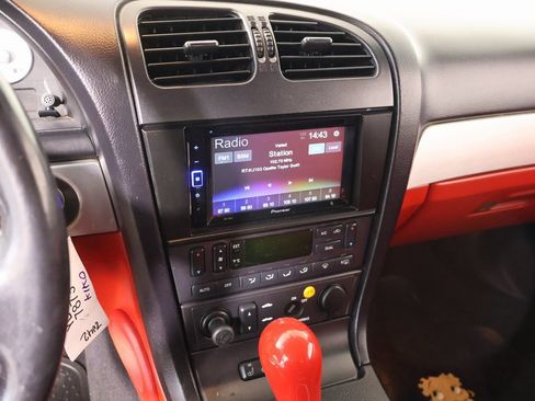 Used 2003 Ford Thunderbird Base image 5