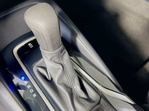 Used 2022 Toyota Corolla LE image 24