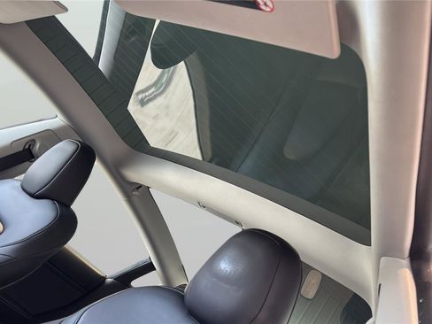 Used 2023 Tesla Model 3 Standard Range image 16