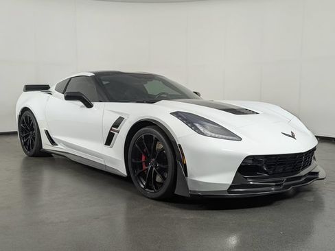 Used 2017 Chevrolet Corvette Grand Sport RWD image 2