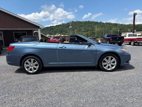 Used 2011 Chrysler 200 Touring FWD image 8