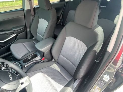 Used 2025 Kia Soul S FWD image 10