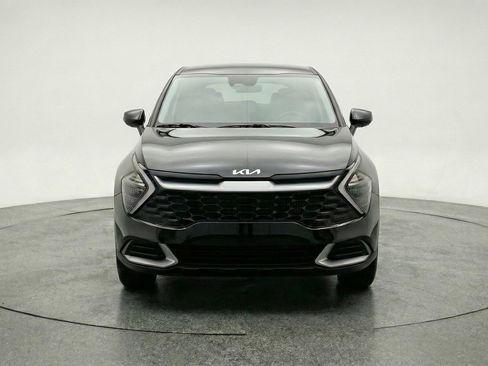 Used 2025 Kia Sportage LX image 2