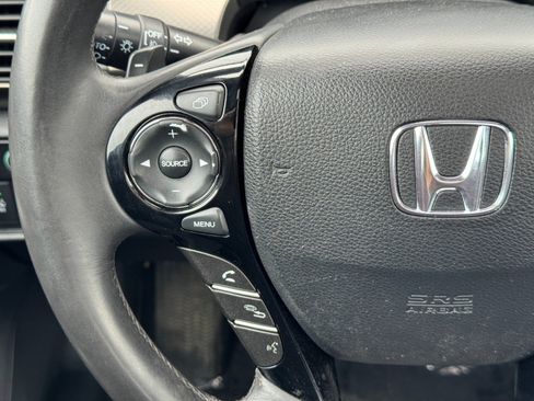 Used 2017 Honda Accord Touring image 21