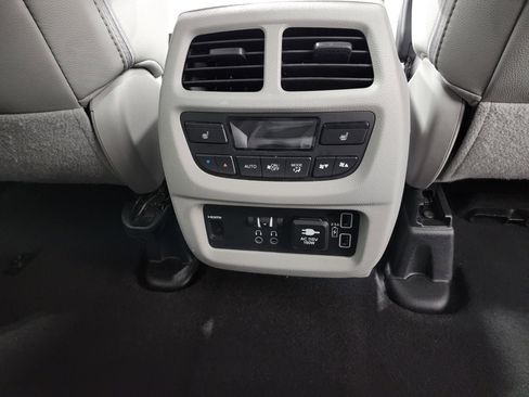 Used 2021 Honda Pilot Touring image 24