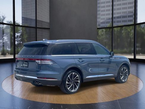 Used 2026 Lincoln Aviator Reserve AWD/4WD image 3