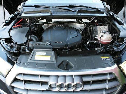Used 2018 Audi Q5 2.0T Premium Plus w/ Premium Plus Package AWD/4WD image 7