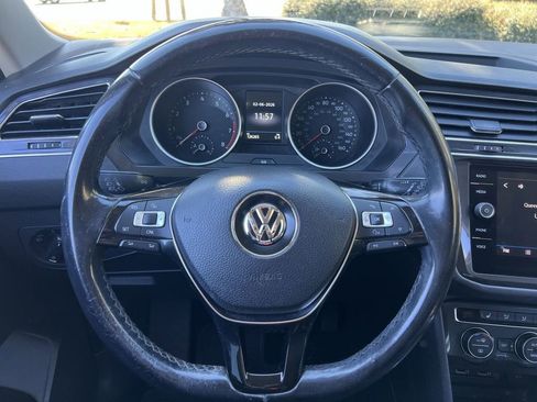 Used 2018 Volkswagen Tiguan SE image 14