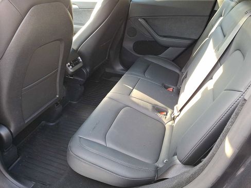 Used 2024 Tesla Model Y Long Range image 8