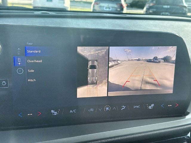 Used 2026 Chevrolet Traverse LT w/ Driver Confidence Package FWD image 14