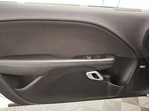 Used 2023 Dodge Challenger SXT image 10