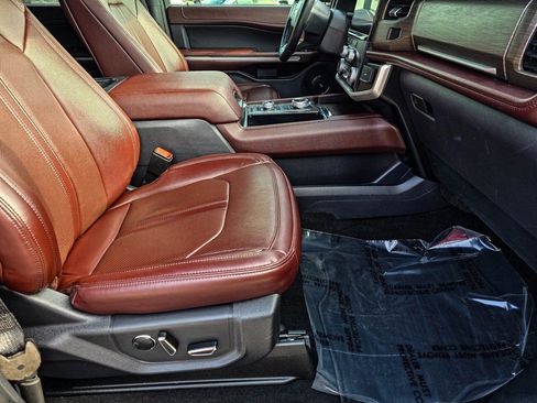 Used 2024 Ford Expedition Max Limited image 42