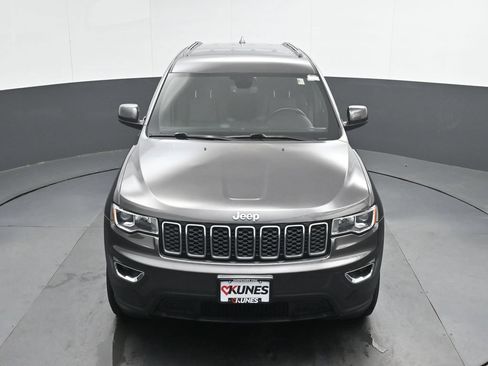 Used 2020 Jeep Grand Cherokee Laredo w/ 18" Wheel & 8.4" Radio Group AWD/4WD image 33