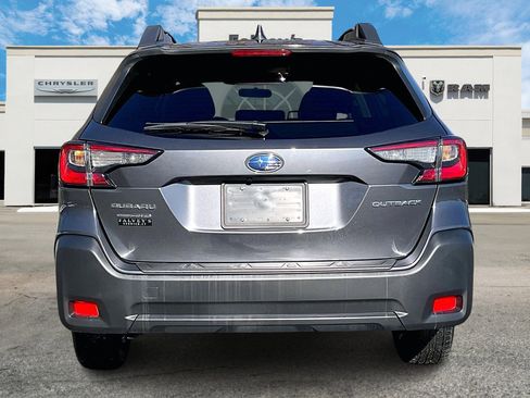 Used 2025 Subaru Outback Premium image 4