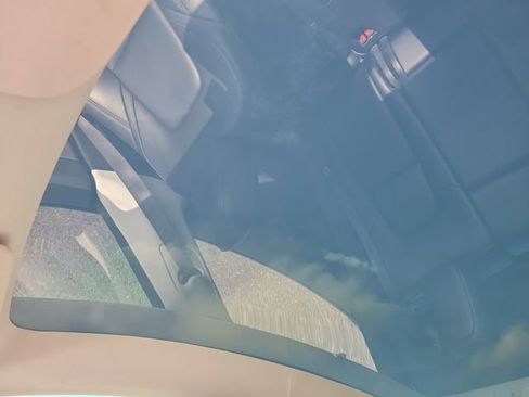 Used 2022 Tesla Model Y Performance image 31