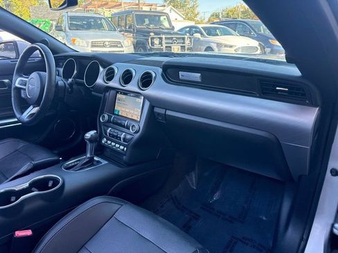 Used 2019 Ford Mustang Premium image 17