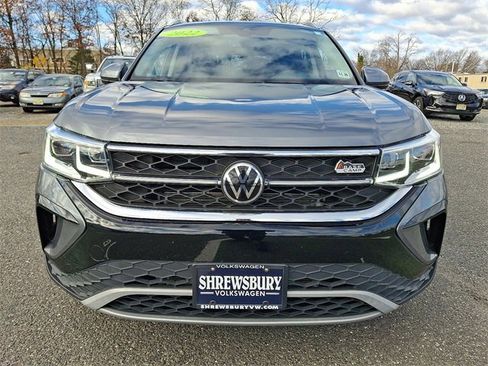 Used 2022 Volkswagen Taos SEL w/ Panoramic Sunroof Package image 2