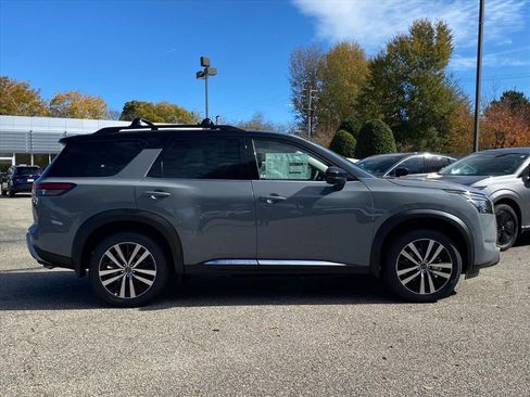 New 2025 Nissan Pathfinder Platinum w/ Cargo Package image 2