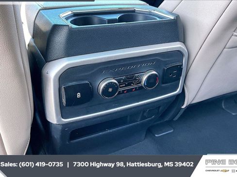 Used 2024 Ford Expedition Limited AWD/4WD image 27