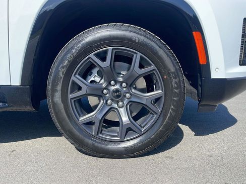 New 2026 Jeep Grand Wagoneer Limited AWD/4WD image 9