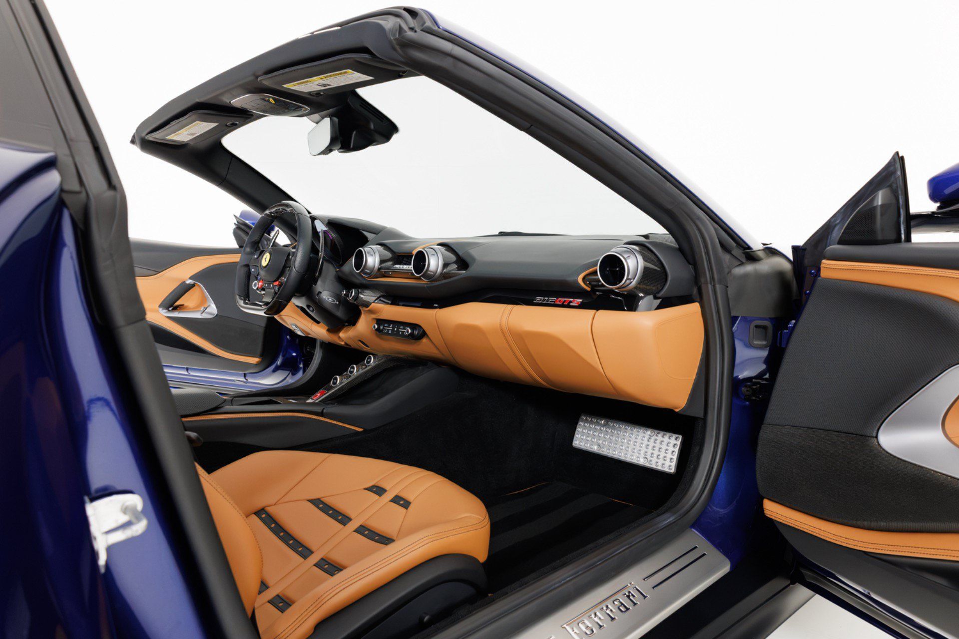 Used 2021 Ferrari 812 GTS RWD image 38
