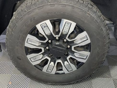 Used 2025 GMC Sierra 2500 Denali AWD/4WD image 8