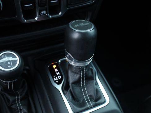 Used 2023 Jeep Gladiator Overland w/ Popular Equipment Package image 10