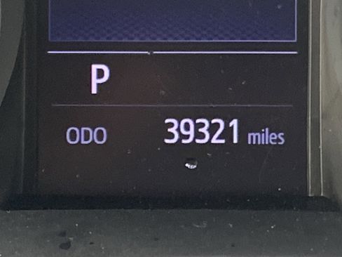 Used 2020 Toyota C-HR LE image 22