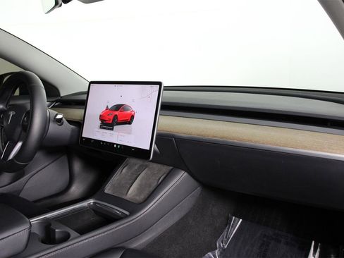 Used 2023 Tesla Model 3 Standard Range image 21