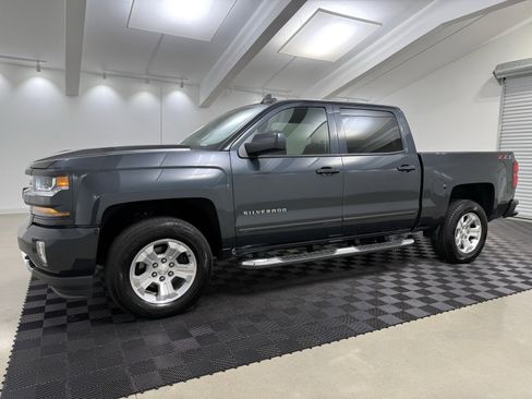 Used 2018 Chevrolet Silverado 1500 LT w/ All Star Edition image 3