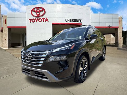 Used 2025 Nissan Rogue SL w/ SL Premium Package image 1