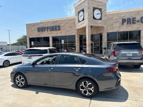 Used 2019 Kia Forte LXS FWD image 1