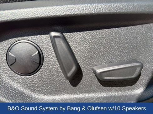 Used 2024 Ford Ranger Lariat w/ FX4 Off-Road Package image 12