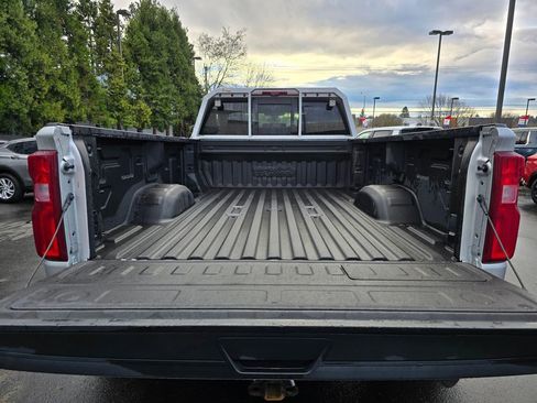 Used 2023 Chevrolet Silverado 3500 High Country image 14