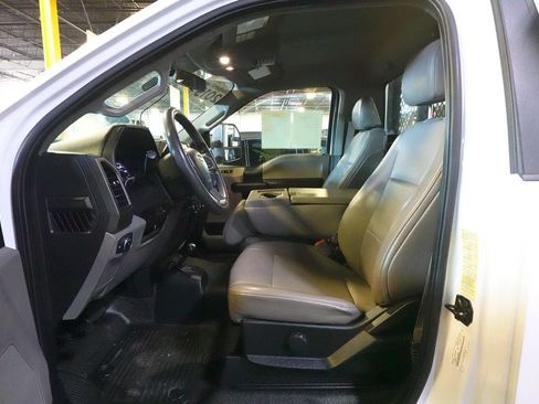 Used 2019 Ford F550 4x4 Regular Cab Super Duty image 12