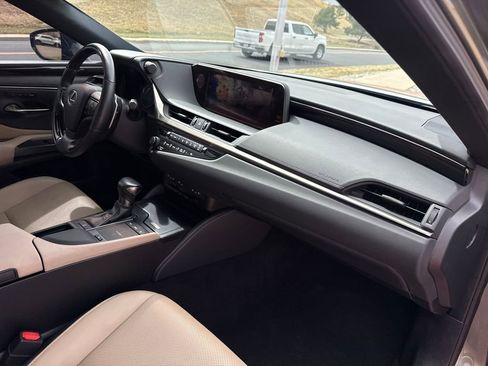 Used 2020 Lexus ES 350 w/ Premium Package FWD image 29