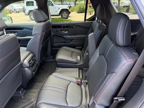 Certified 2026 Honda Pilot TrailSport image 15
