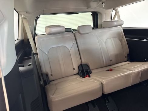 Used 2023 Ford Expedition Max Limited image 33