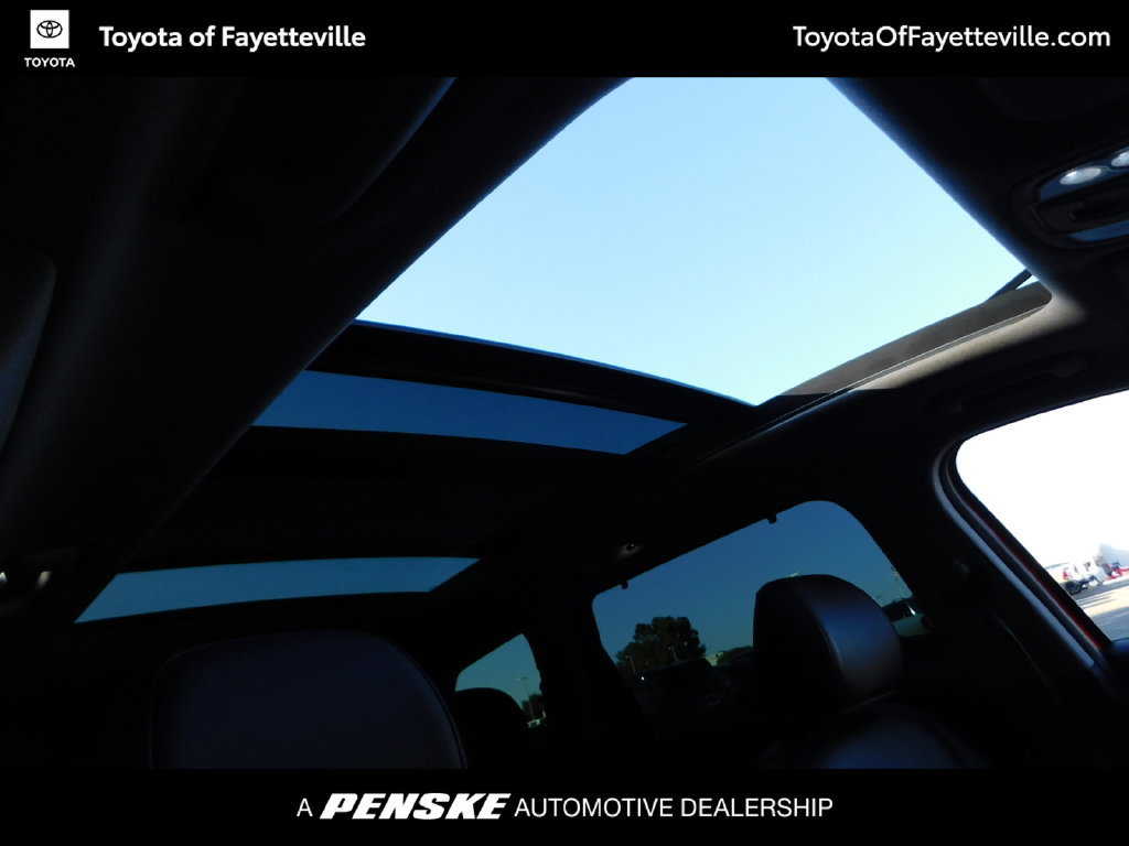 Used 2020 Hyundai Santa Fe SEL FWD image 3