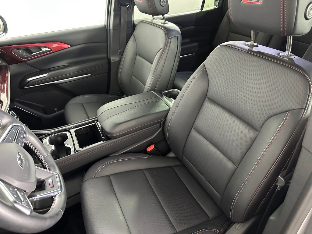 Used 2024 Chevrolet Traverse Z71 w/ Enhanced Driving Package AWD/4WD image 21